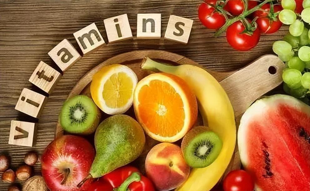 了解猫粮每日食用量（猫咪一天吃多少猫粮合适）