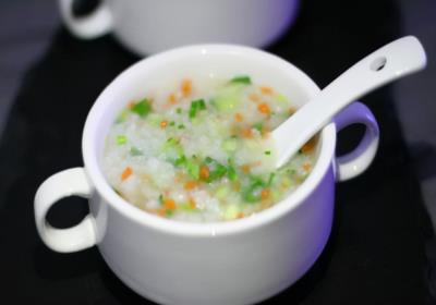 狗狗流鼻涕吃什么药（狗狗流脓一样的鼻涕用什么药）