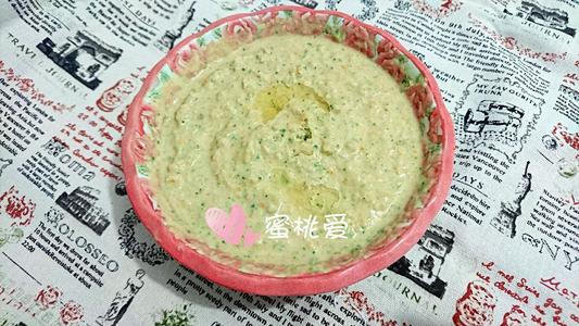 6种方法训练幼猫 猫抱着你的手又咬又蹬