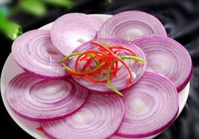 狗狗拉屎拉出血来了怎么回事（狗狗拉尿拉血怎么回事）